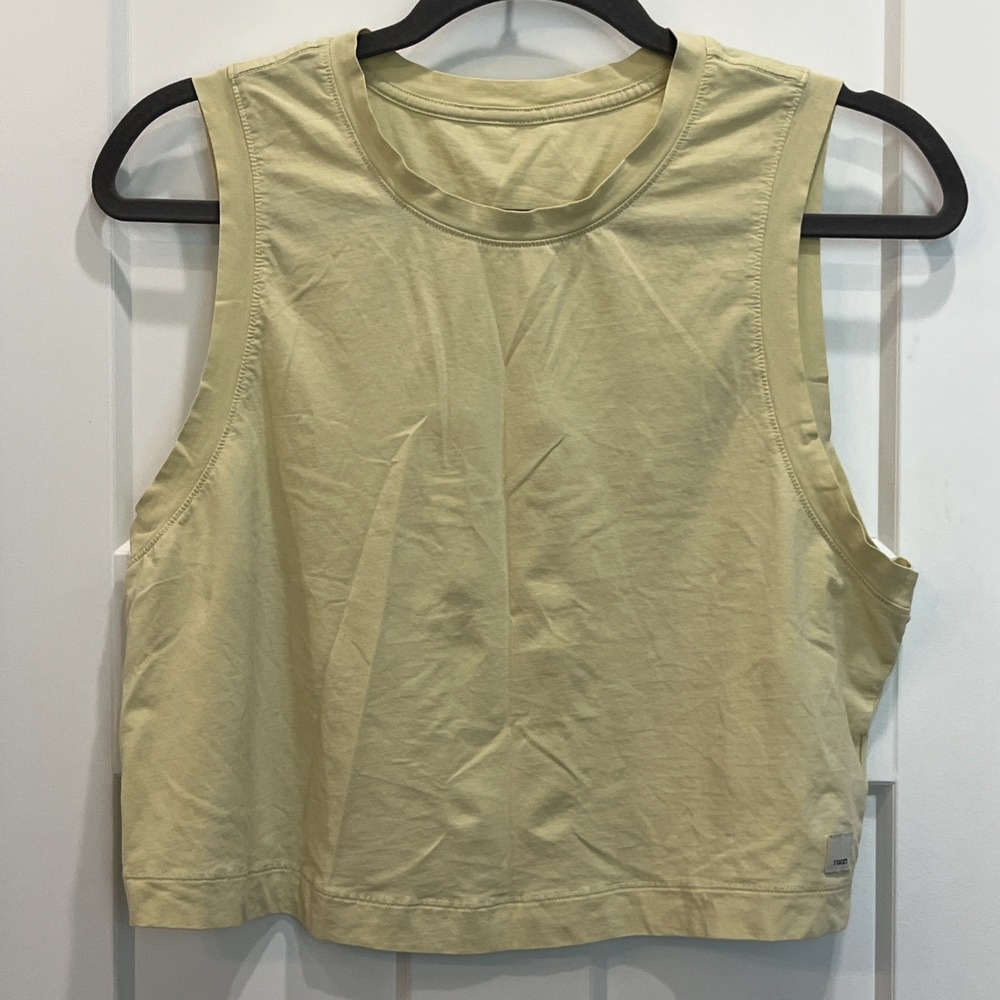 Vuori Feather Crop Tank Top Women Pale Yellow Green Muscle Athletic VW1119 Sz M